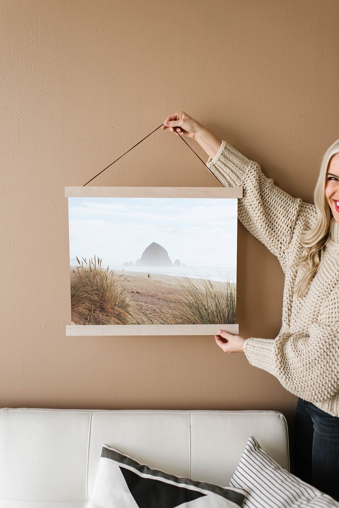 Whitewash oak wood frame for photographs - Hanger Frames